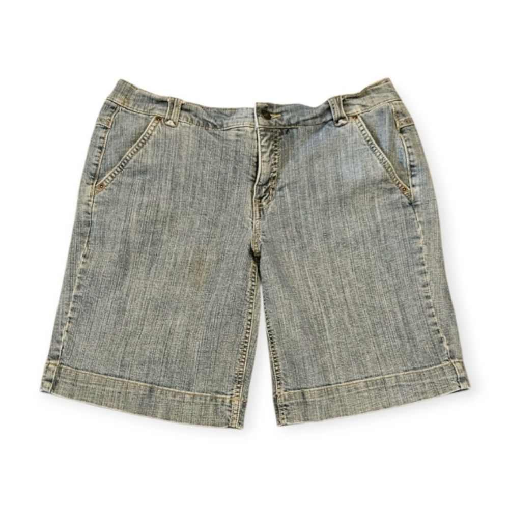 Like New, Women's Denim Shorts by Daisy Fuentes Size 10